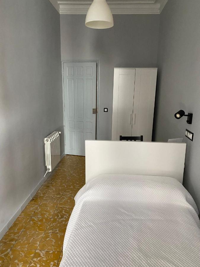 Hostal Yolanda Madrid Buitenkant foto